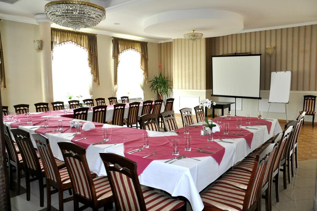Hotel Korona Rzeszow Exterior photo
