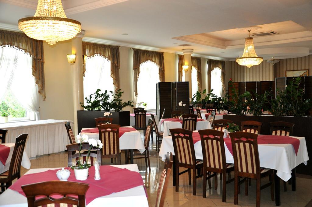 Hotel Korona Rzeszow Exterior photo