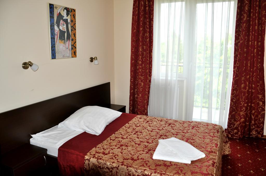 Hotel Korona Rzeszow Exterior photo