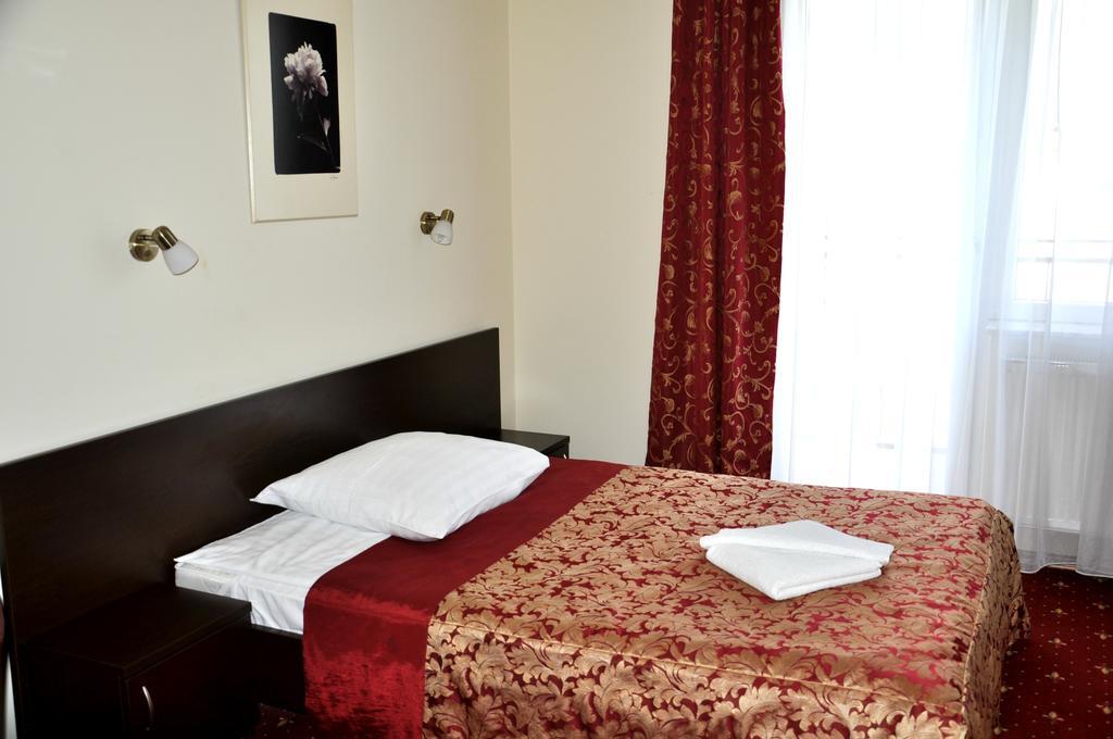 Hotel Korona Rzeszow Exterior photo
